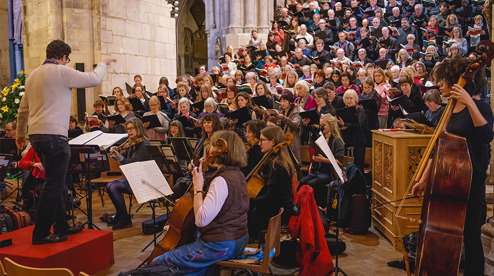 A choir practicing in the Southwark Cathedral in London